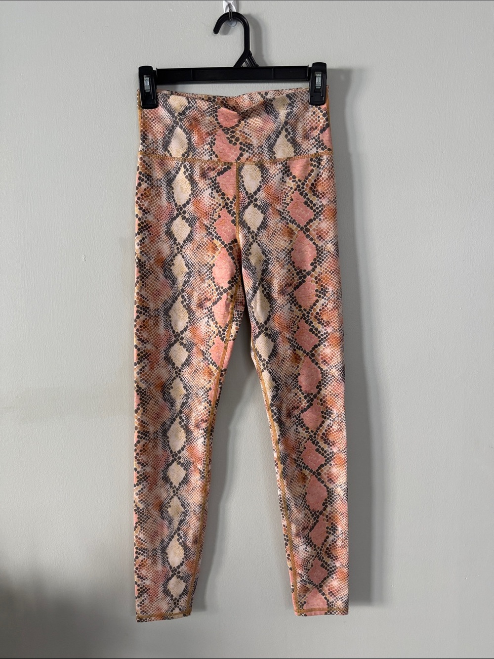 GAP  Fit Pink & Beige Snake-Print Leggings